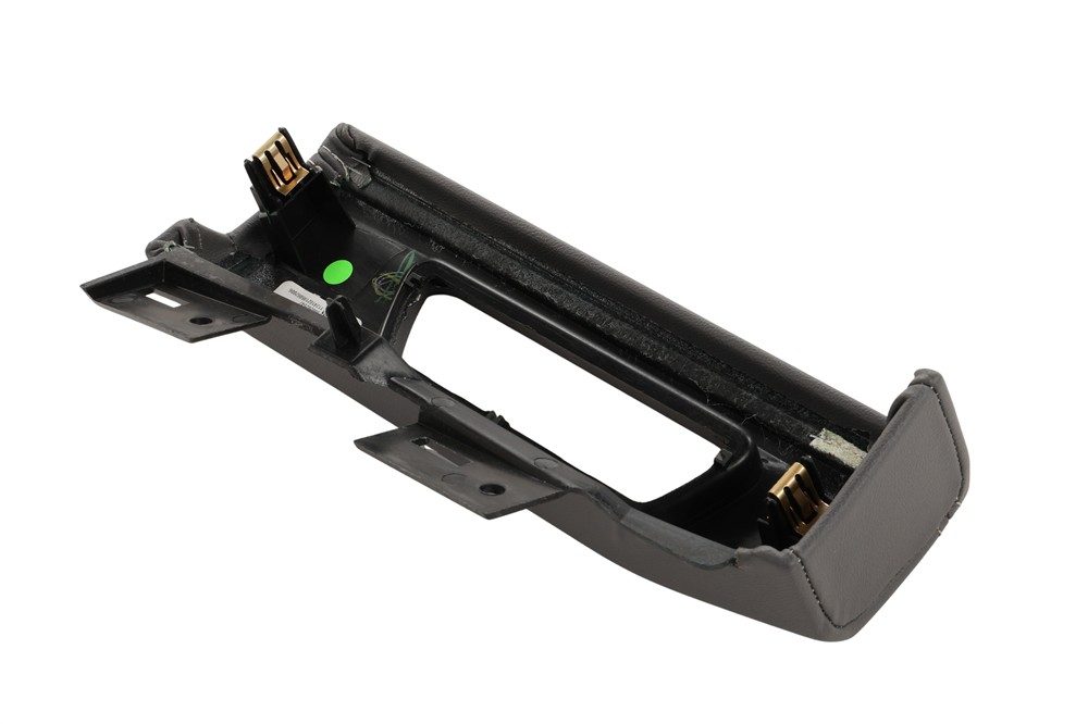 GM Genuine Parts Left Dashboard Panel 85047815 — image 3